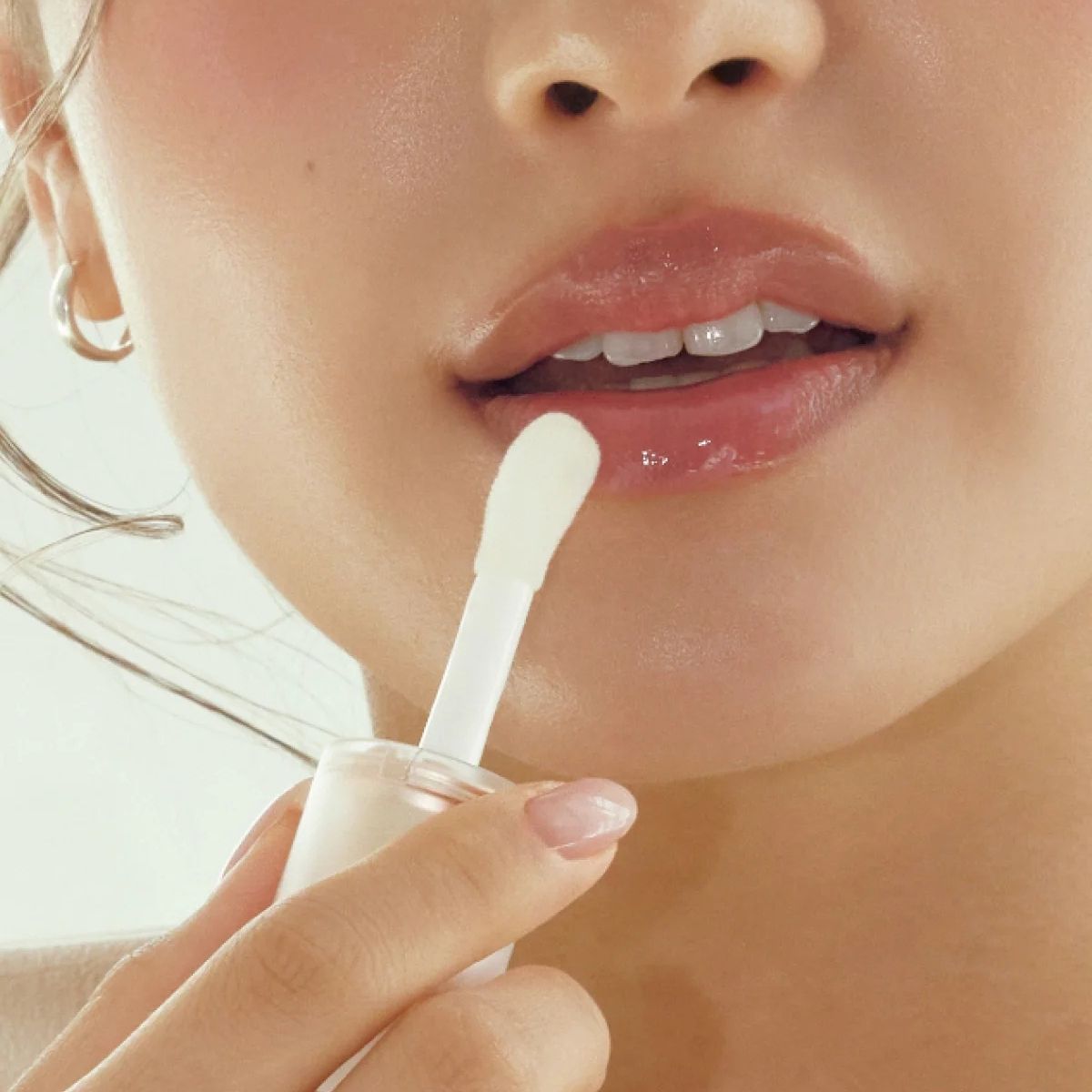 AXIS-Y Vita Glow Lip Oil - Dreamy Olive Korean Skincare | VELVET GLOW